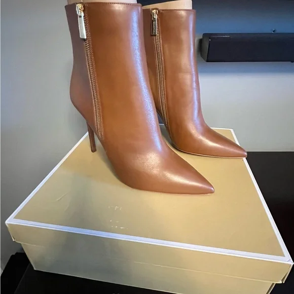 Michael Kors Keke Leather Luggage Boots - Picture 3 of 7
